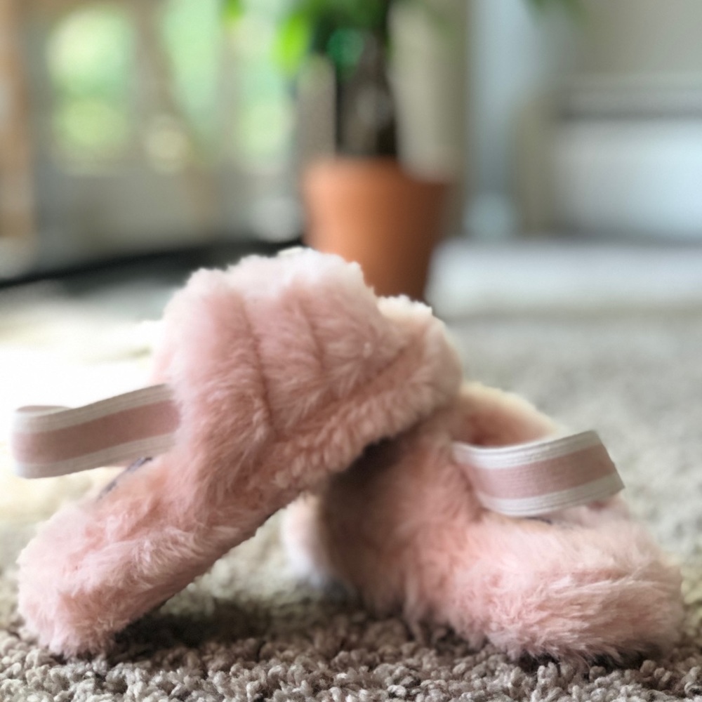 Fluffy pink slippers Toddler